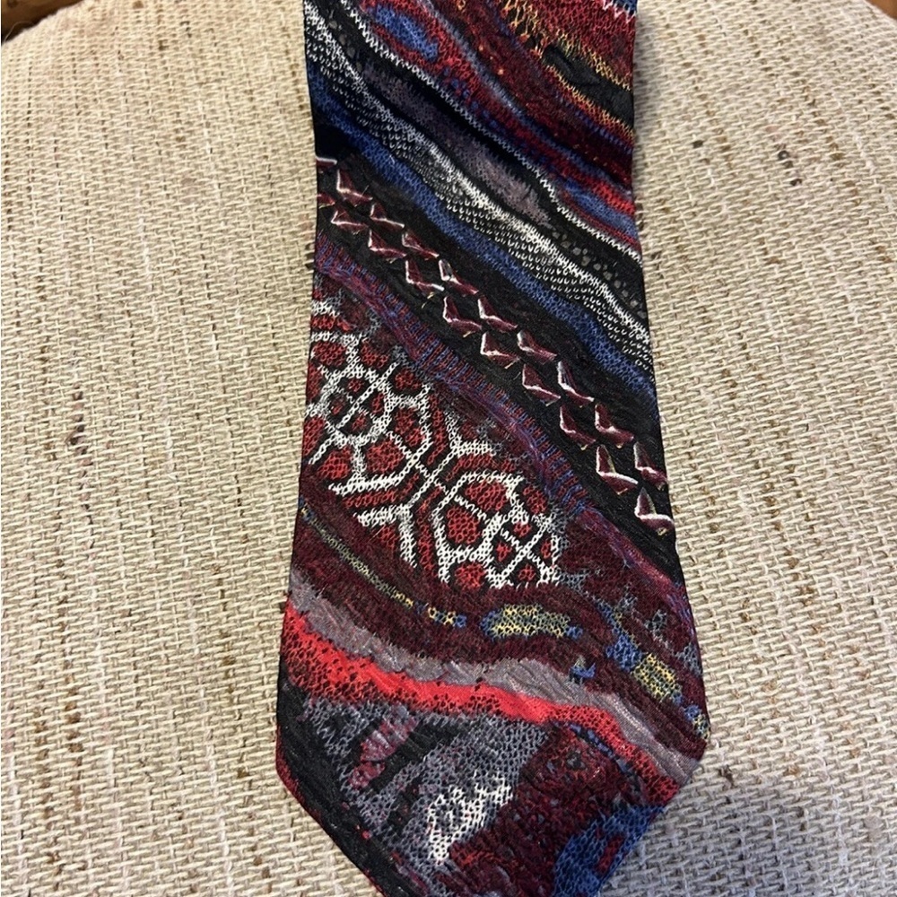 Coogi Men's Multicolor Abstract 100% Silk Tie EUC!!